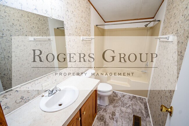 Building Photo - 51 Pauls Ln