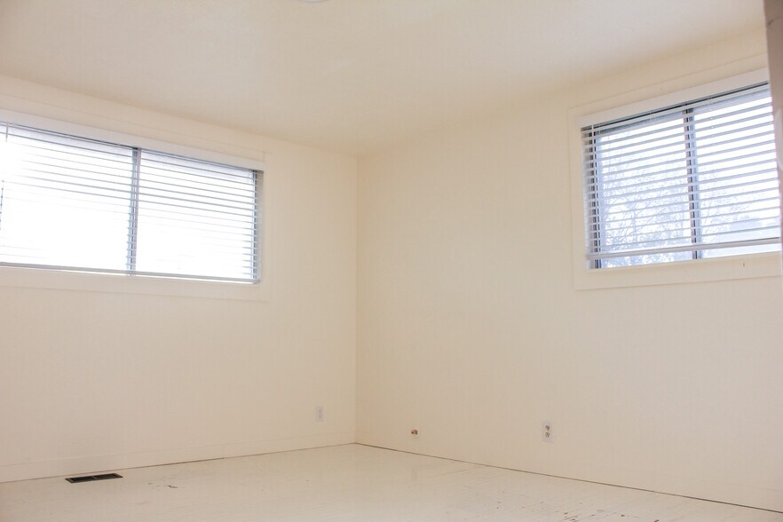 Building Photo - 697 N 1020 E