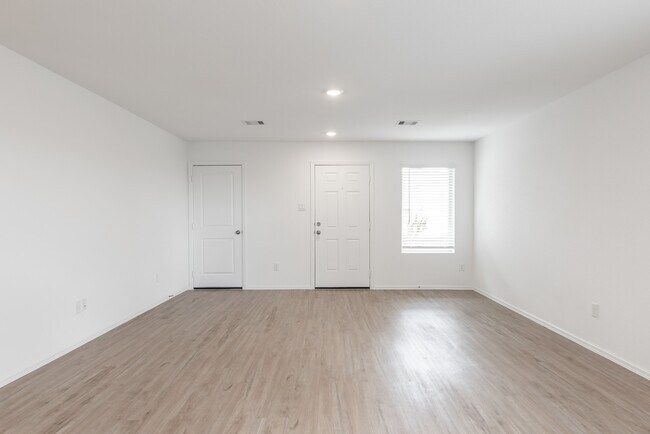 Building Photo - 26811 Paloma Blanca Dr