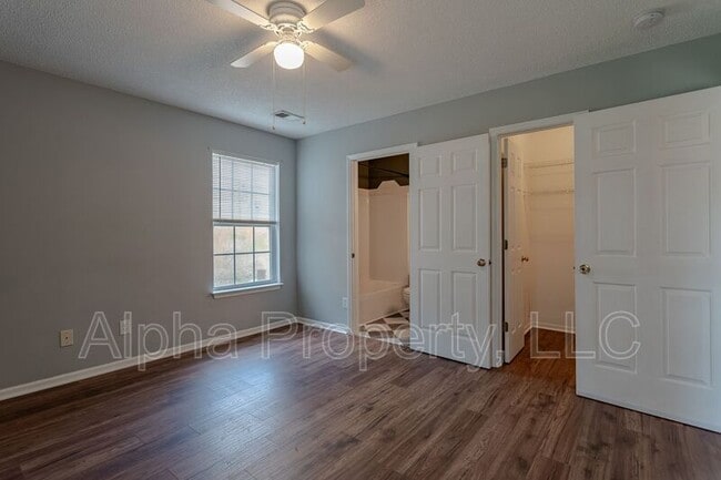 Building Photo - 1901 Country Apple Ct