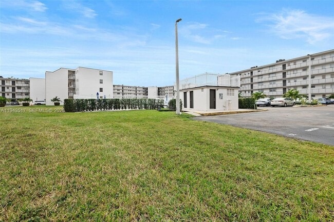 Building Photo - 14180 SW 84th St