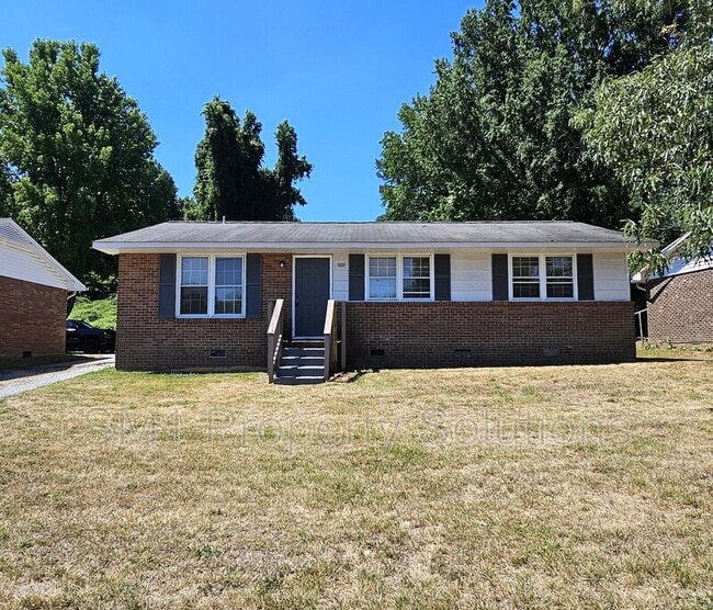 Building Photo - 1529 Earl Dr