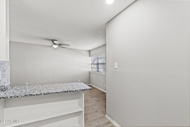 Building Photo - 6400 Edgemere Blvd