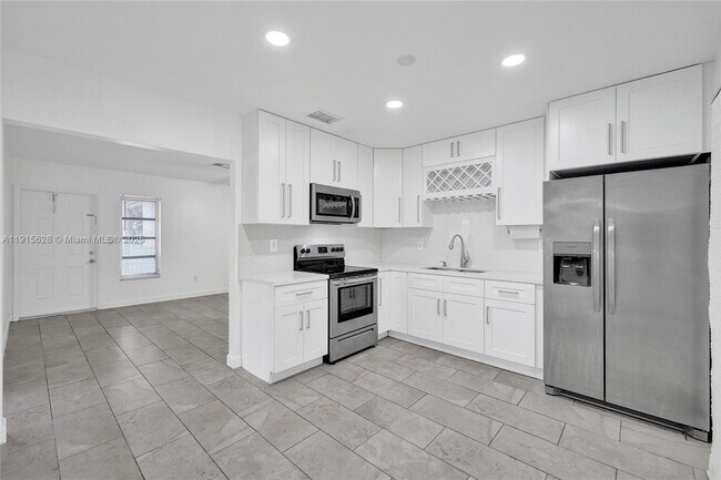 Building Photo - 6283 Sherman St