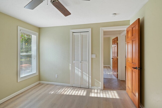 Building Photo - 824 Prince Ave