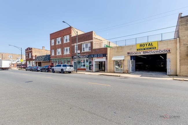 Building Photo - 3445 N Pulaski Rd