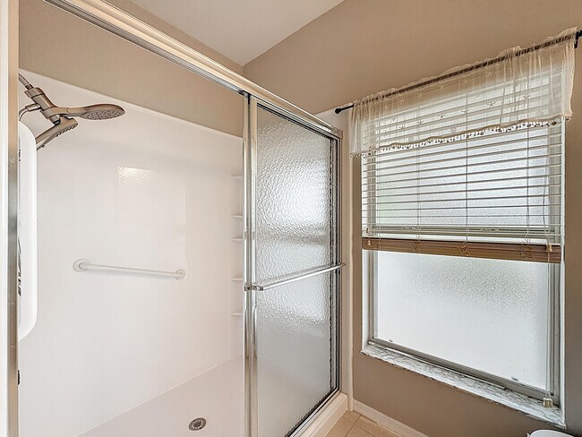 Building Photo - 1143 Canoe Point