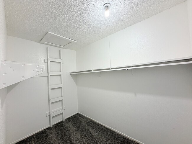 Building Photo - 9461 Pagewood Ln