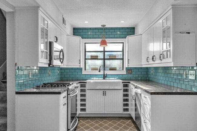 Building Photo - 8604 Brookfield Dr