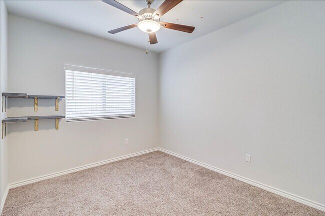 Building Photo - 8010 Calma St