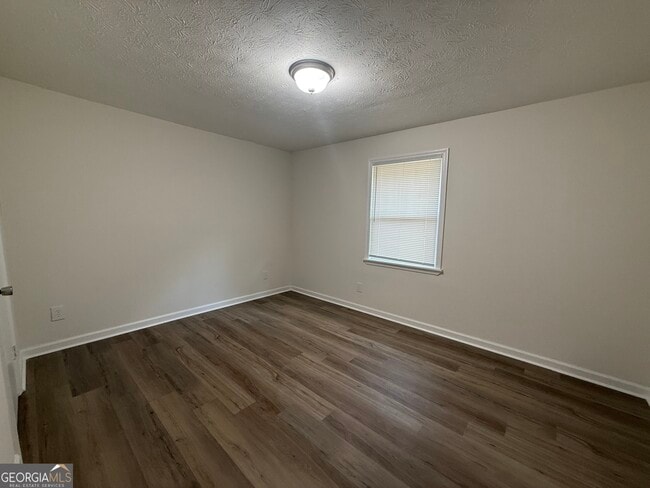 Building Photo - 345 Rustwood Dr