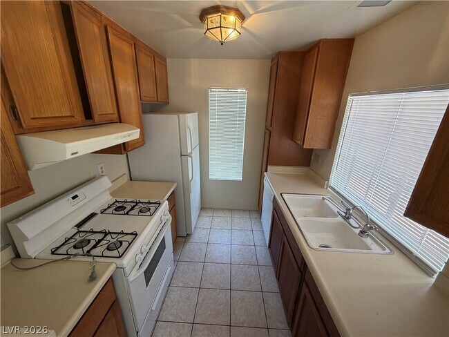 Building Photo - 4736 Nara Vista Way