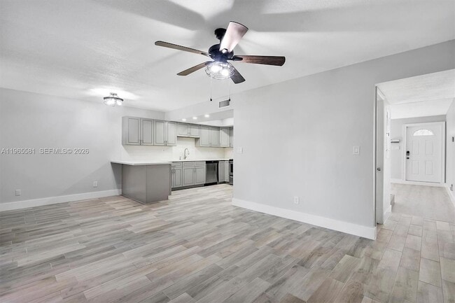 Building Photo - 48 Matador Ln