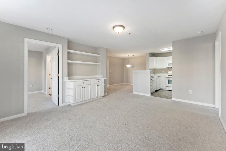 Building Photo - 1060 Gardenview Loop