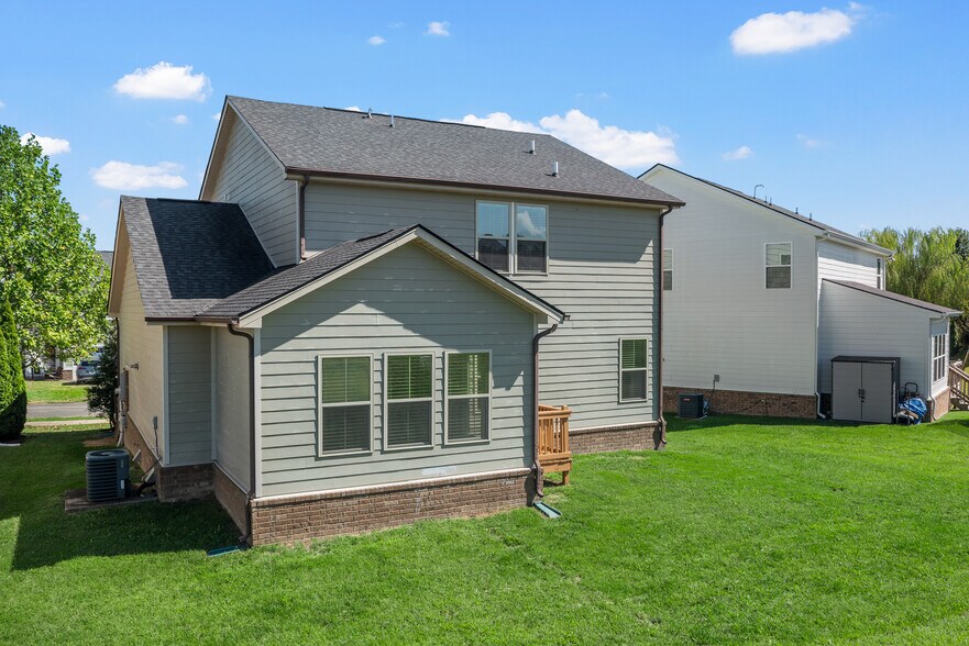 Building Photo - 428 Heroit Dr