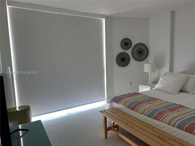 Building Photo - 150 Sunny Isles Blvd