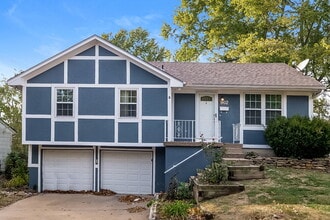 Building Photo - 902 Ridge Dr