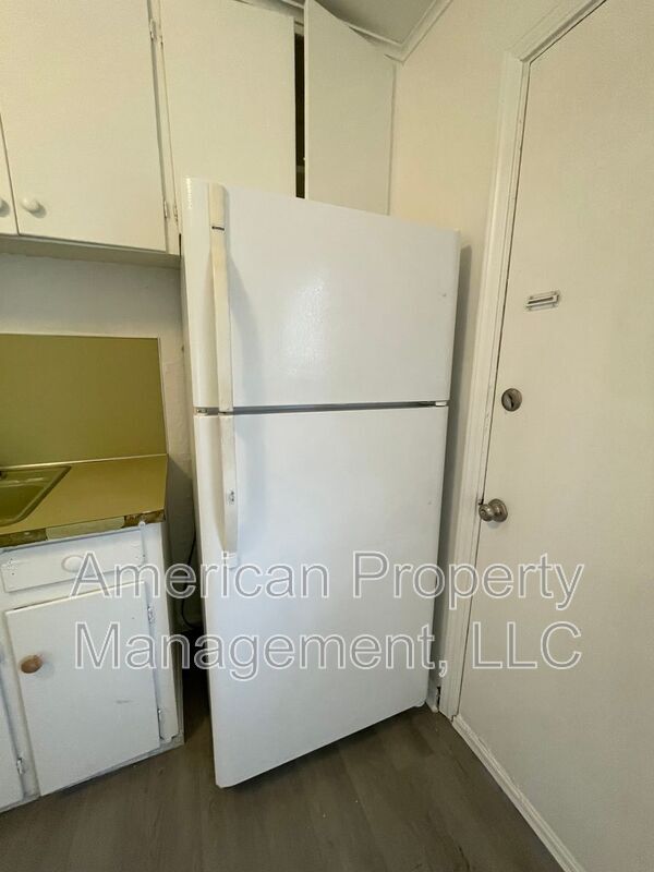 Building Photo - 2730 N Main St