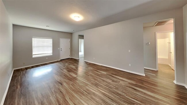 Building Photo - 13121 Bridgewater Ct