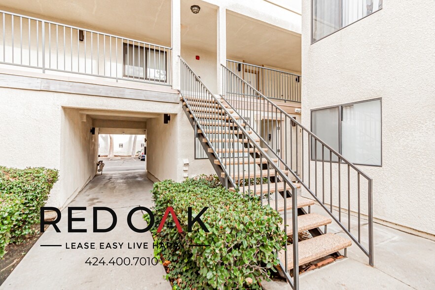 Building Photo - 7810 Topanga Canyon Blvd