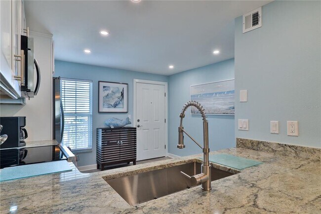 Building Photo - 3801 S Atlantic Ave