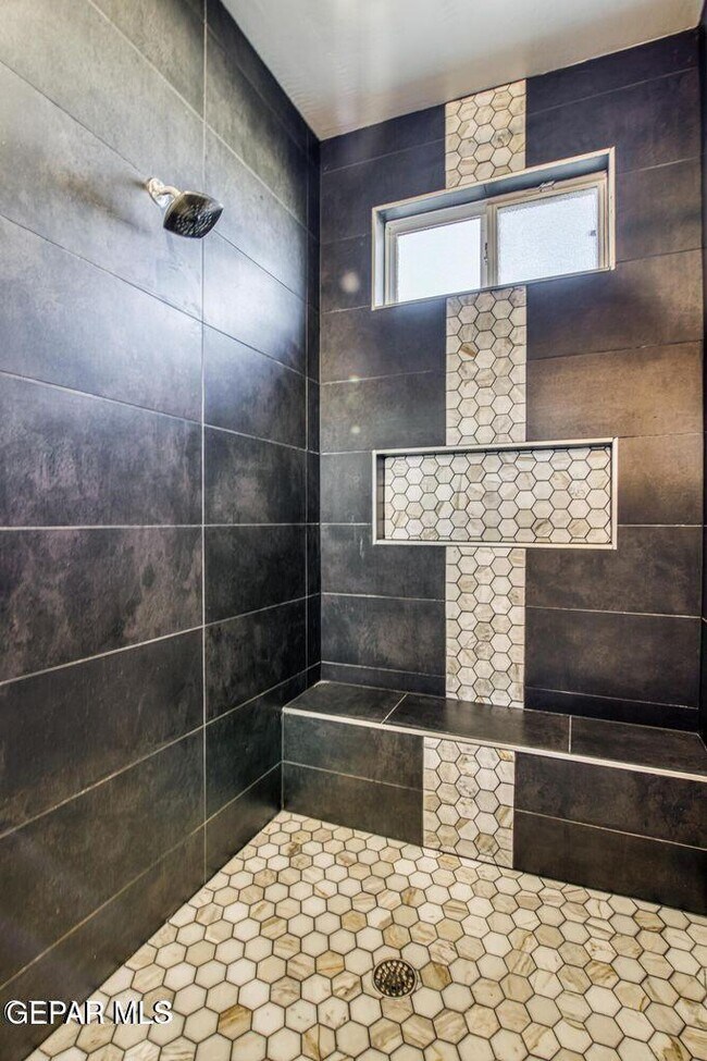 Building Photo - 6716 Rio Haciendas