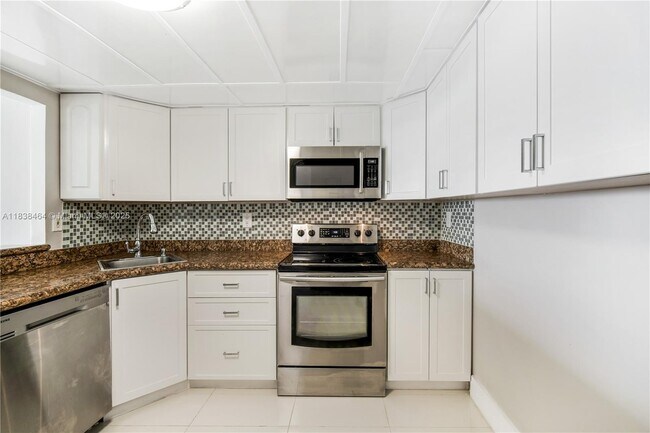 Building Photo - 2780 NE 183rd St