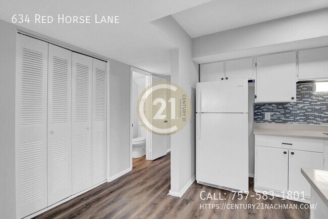 Building Photo - 634 Red Horse Ln