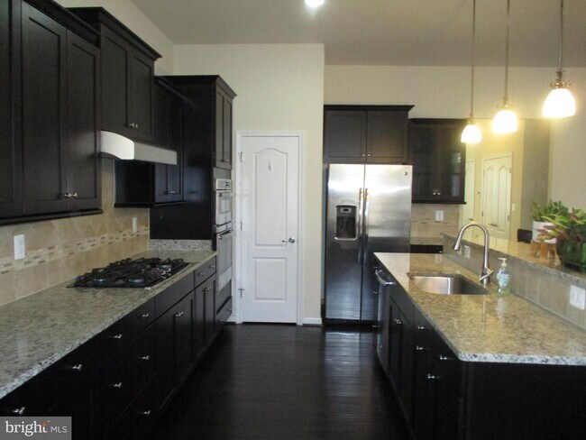 Building Photo - 7303A Hayfield Rd