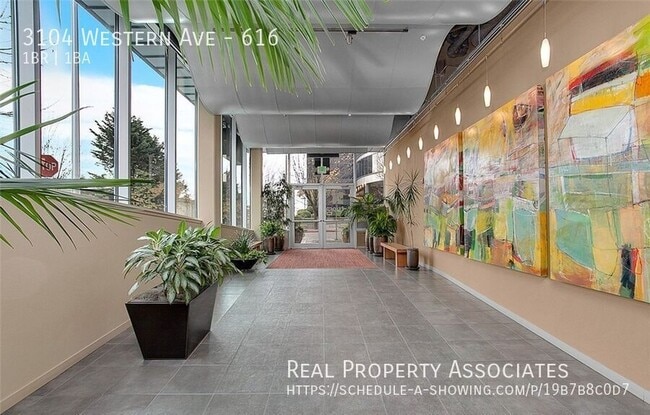 Building Photo - 3104 Western Ave