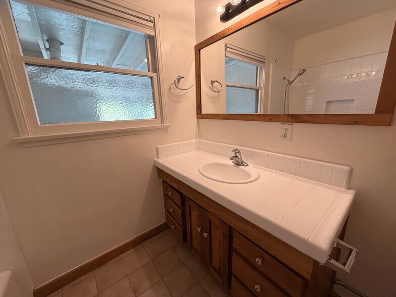 Building Photo - Charming 3BD Pool Home in Van Nuys | 2-Car Garage + Washer/Dryer + Central A/C