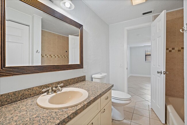 Building Photo - Annual Unfurnished Rental Available - 3 Be...