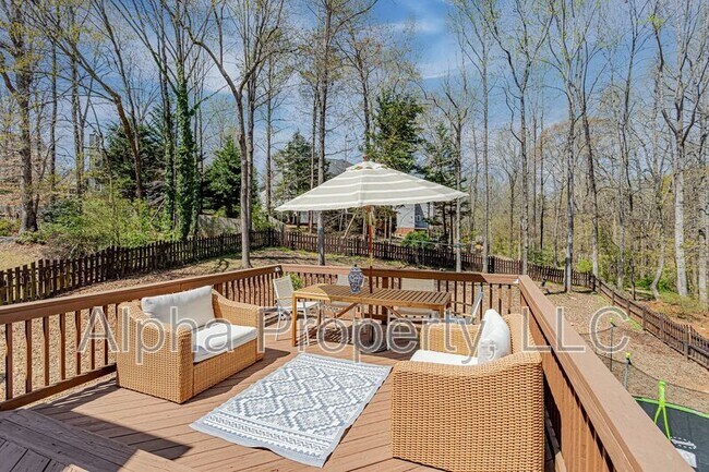 Building Photo - 209 Birchleaf Ln