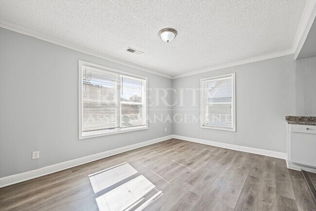 Building Photo - A Must SEE 4-Bedroom / 2-Full Bathroom!!!!...
