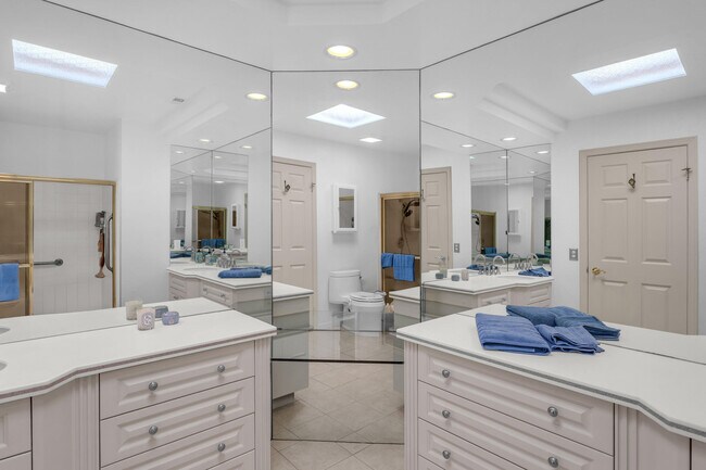 Building Photo - 17 Lugo Dr