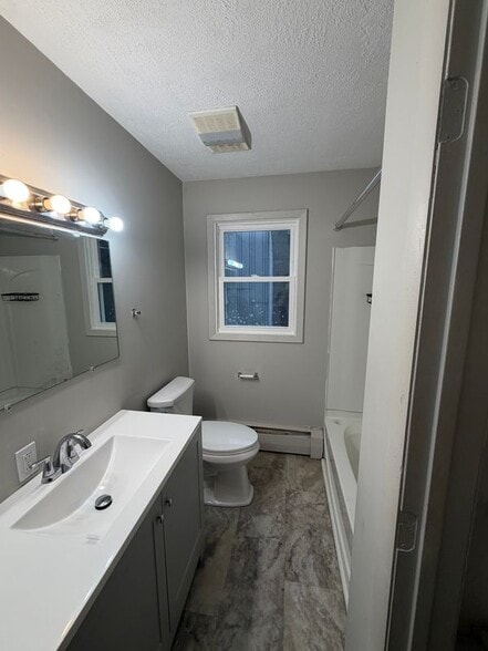 Building Photo - 44 Young Ave