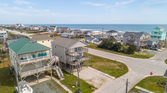 Building Photo - DOG FRIENDLY FURNISHED OFF-SEASON RENTAL A...