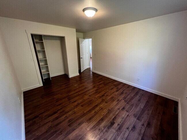 Building Photo - 9197 Cty J-Unit A