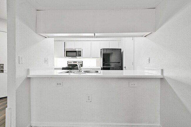 Building Photo - 3065 N 67th Ave