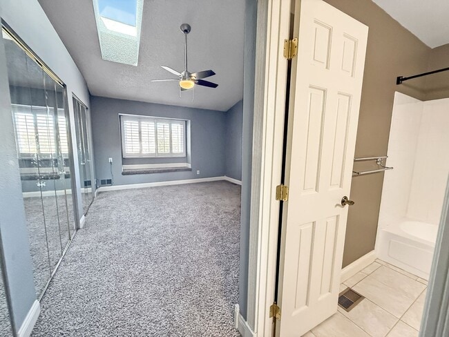 Building Photo - $0 DEPOSIT OPTION. CHARMING TWO-STORY TOWN...