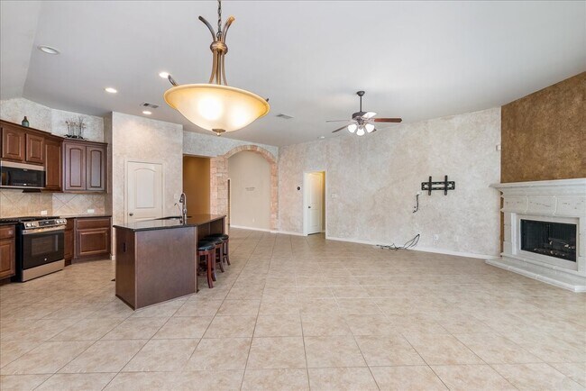 Building Photo - 4015 Pearl Pass Ln