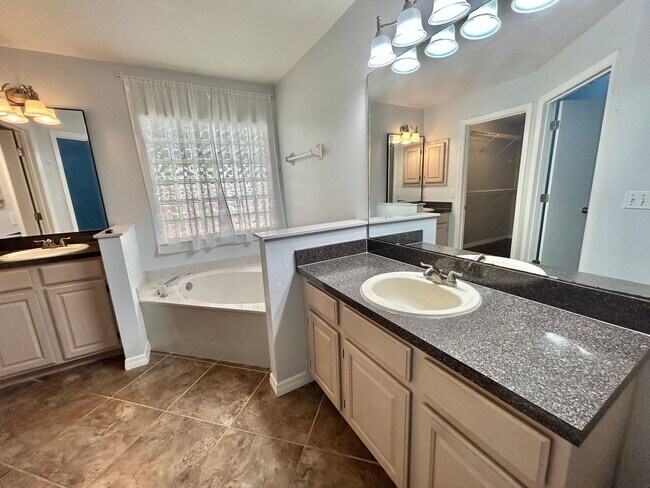 Building Photo - Amazing Dream Home with Water View and Pri...