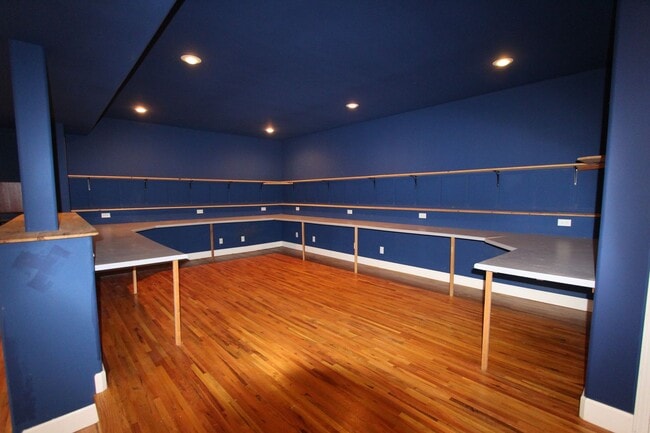 Building Photo - Stunning Boulder Pointe home with Huge Bon...