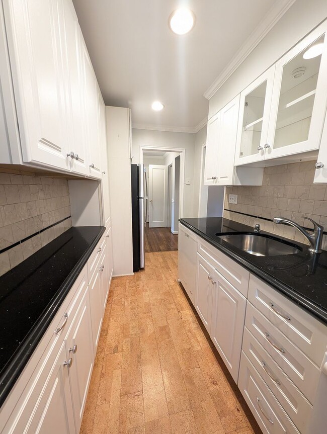 Building Photo - Rock Creek Village Condominium