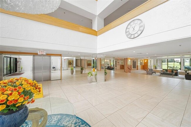 Building Photo - 16300 Golf Club Rd