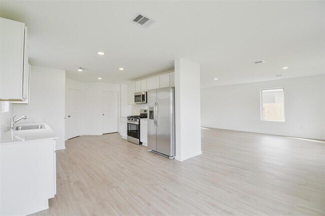 Building Photo - 18566 Cepagatti Dr