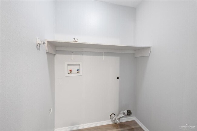 Building Photo - 1206 E Samano St