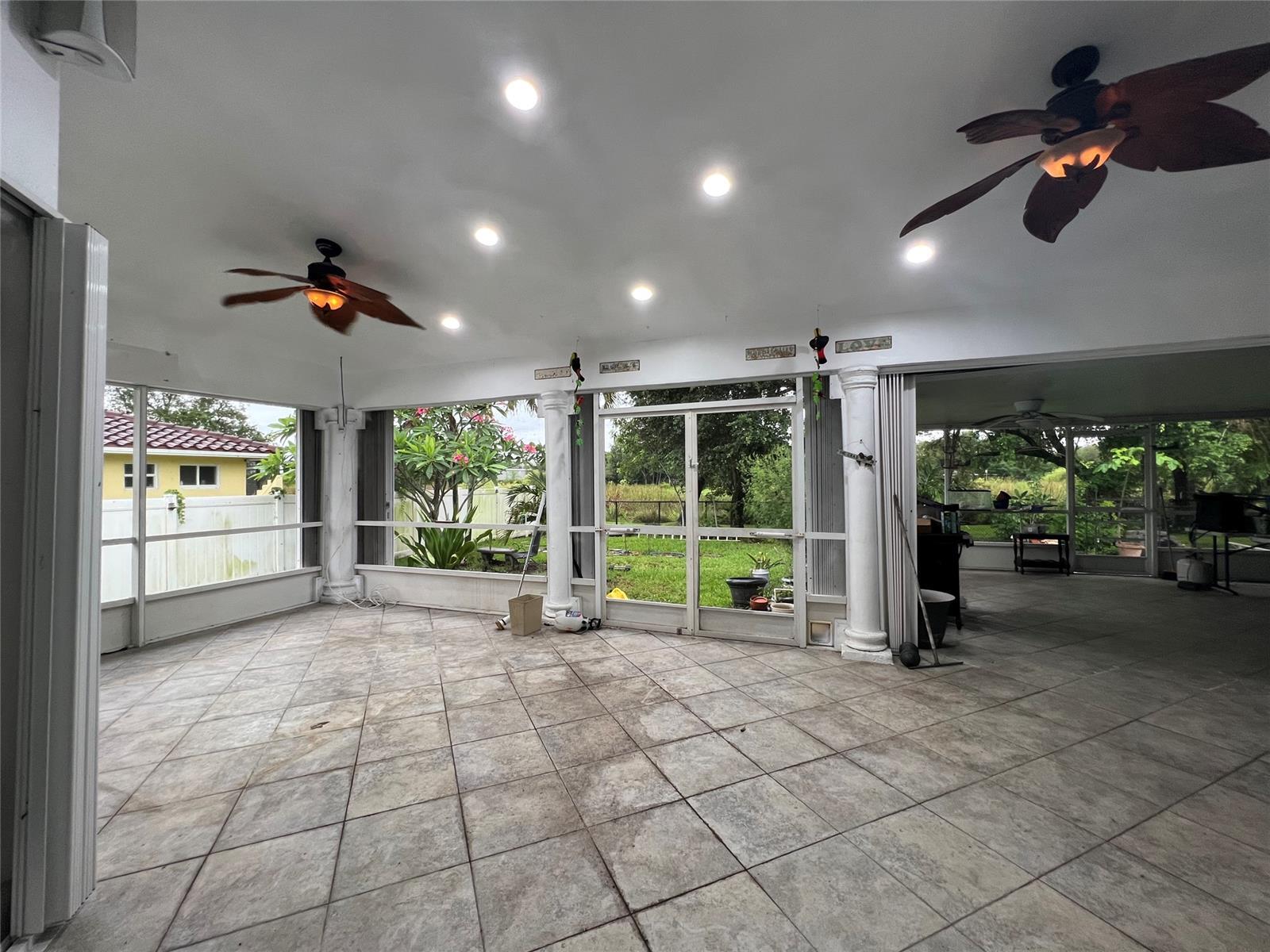 Building Photo - 7400 SW 37th Ct