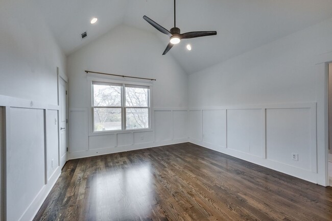 Building Photo - Lovely 3BE/3modern farmhouse is a sheer de...