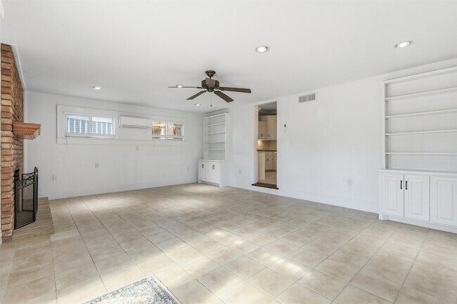 Building Photo - 4701 Avenue N 1/2 Rear